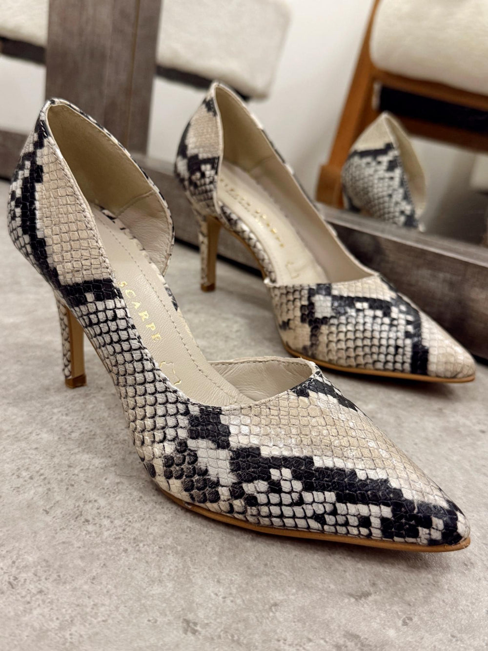 Kožne štikle G118 - BELEZZA SCARPE - na tanku štiklu - špic - zmijske - BEŽ