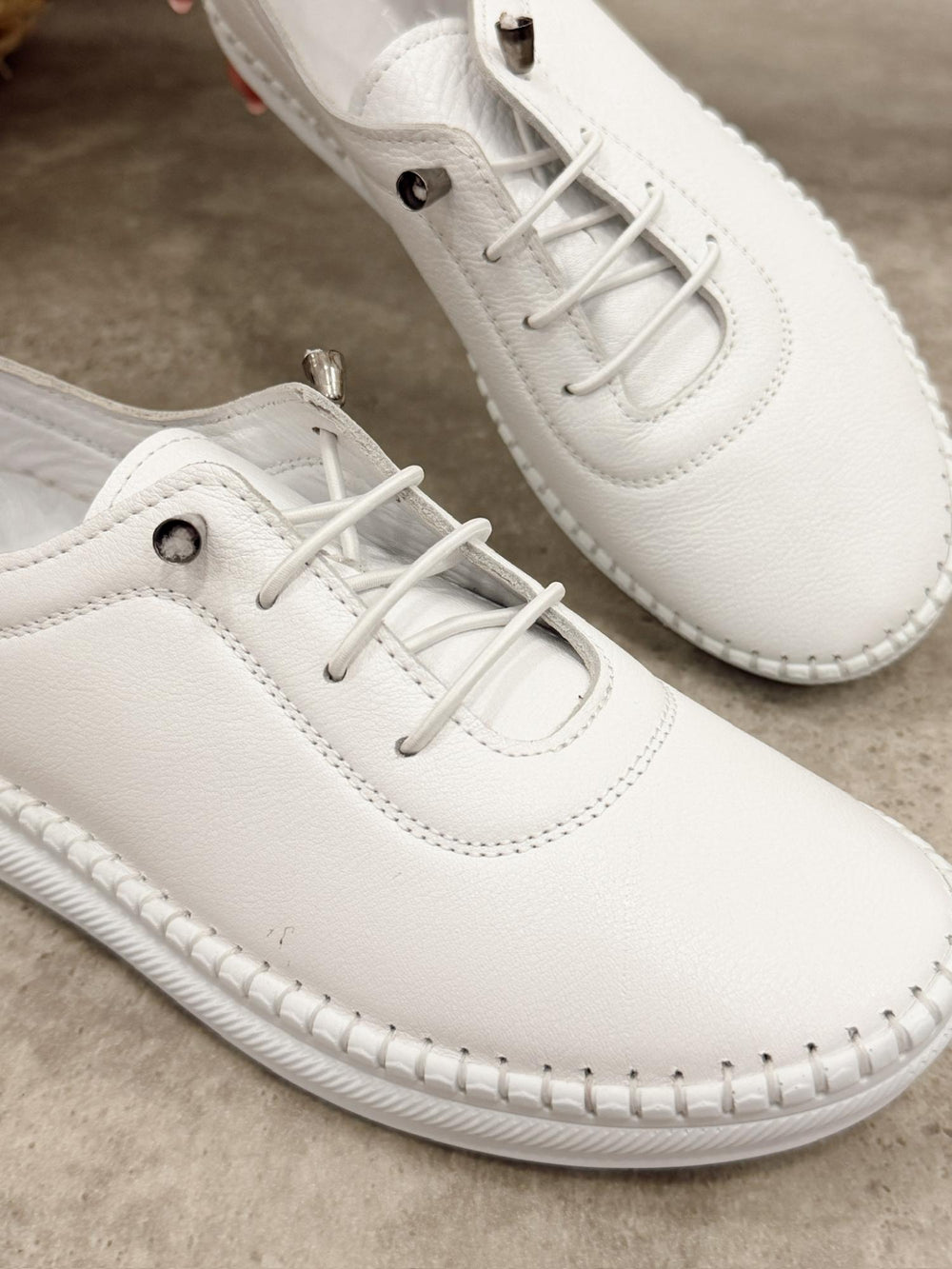 Kožne patike G450 - ATO SHOES - BELA