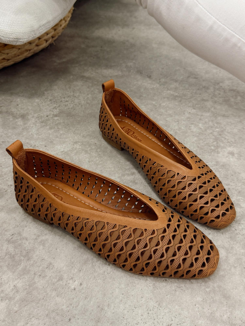 Kožne cipele - baletanke G465 - ATO SHOES - rupičaste - KAMEL
