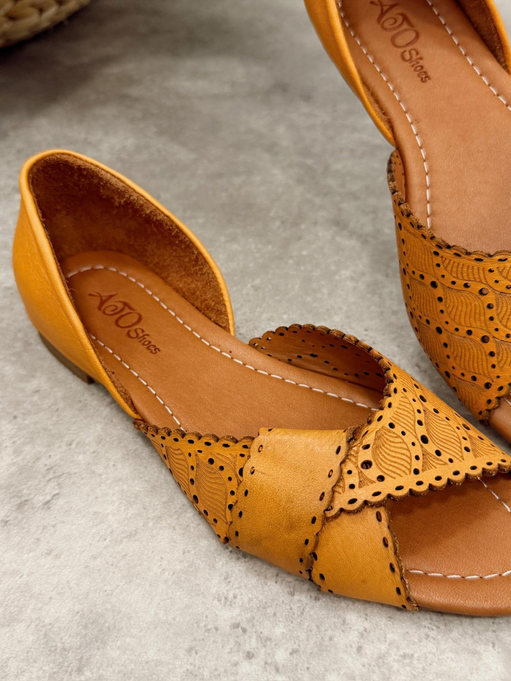 Kožne sandale - baletanke G474  - ATO SHOES - TAMNA OKER