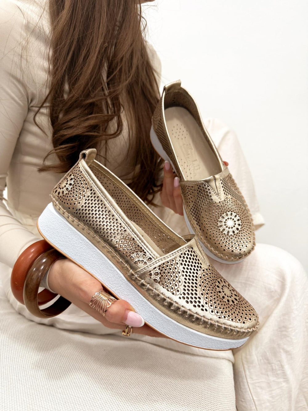 Kožne cipele G166 - LB ROVIGO - na platformu - rupičaste - ZLATNA