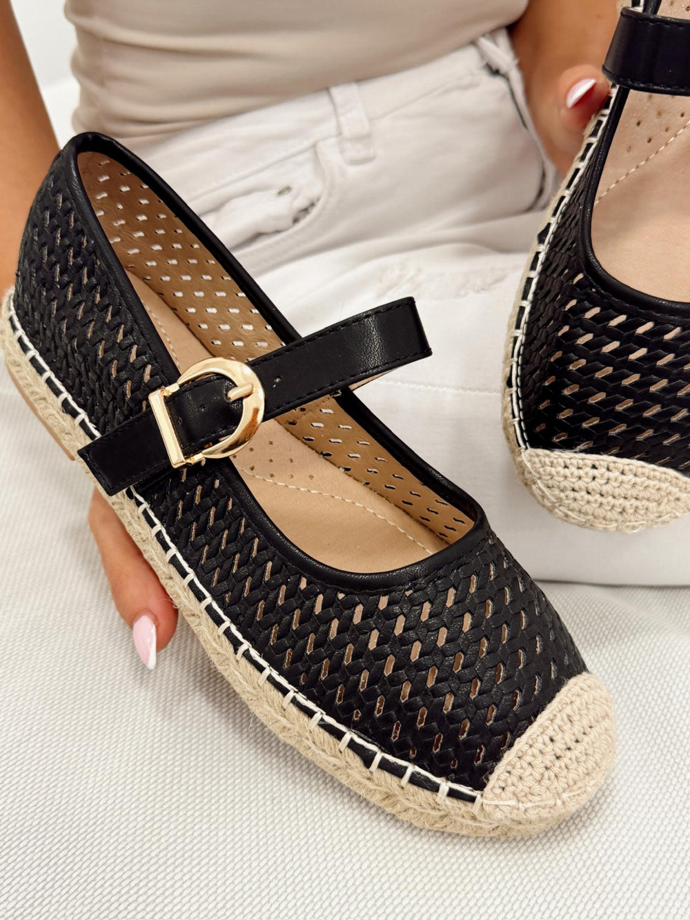 Ženske cipele - espadrile G321 - rupičaste - CRNA