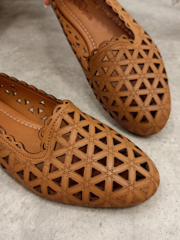 Kožne cipele - baletanke G462 - ATO SHOES - rupičaste - KAMEL