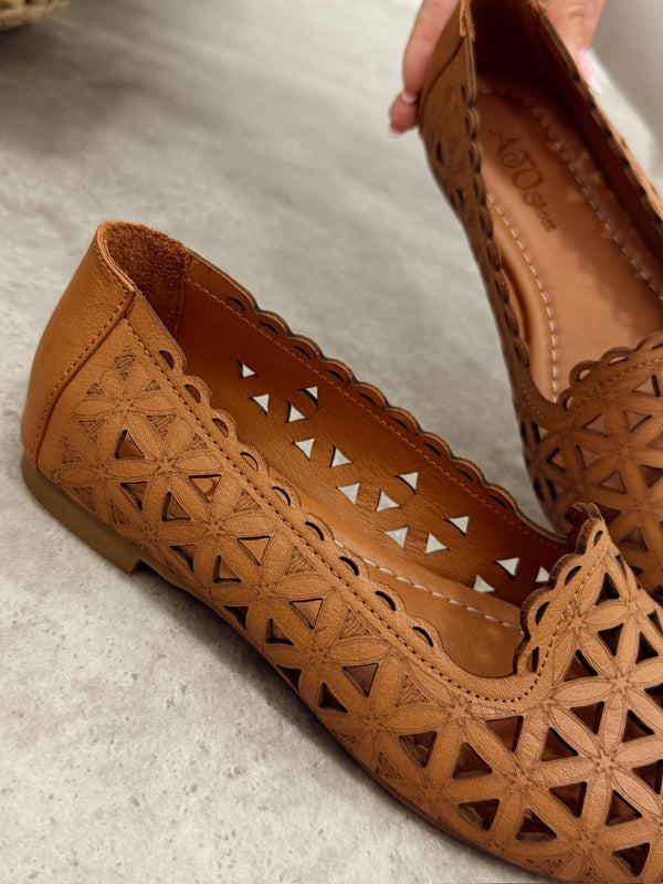 Kožne cipele - baletanke G462 - ATO SHOES - rupičaste - KAMEL