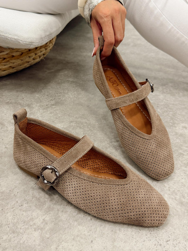 Kožne cipele - baletanke G467 - ATO SHOES - rupičaste - TAMNO BEŽ