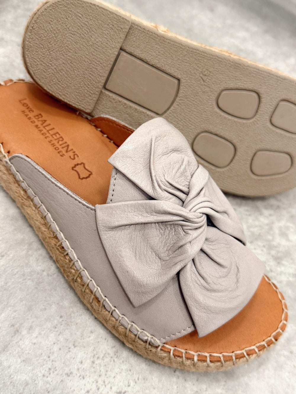Kožne papuče na platformu G410 - LOVE BALLERINS - SIVA