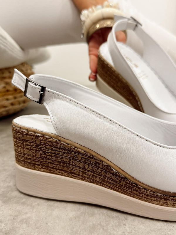Kožne sandale - na platformu G475 - ATO SHOES - BELA