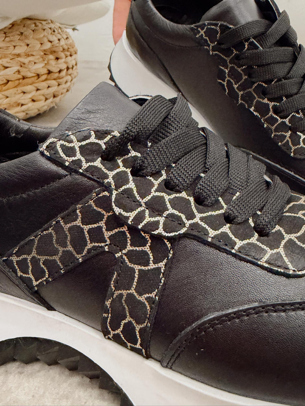 Kožne patike G456 - ATO SHOES - CRNA