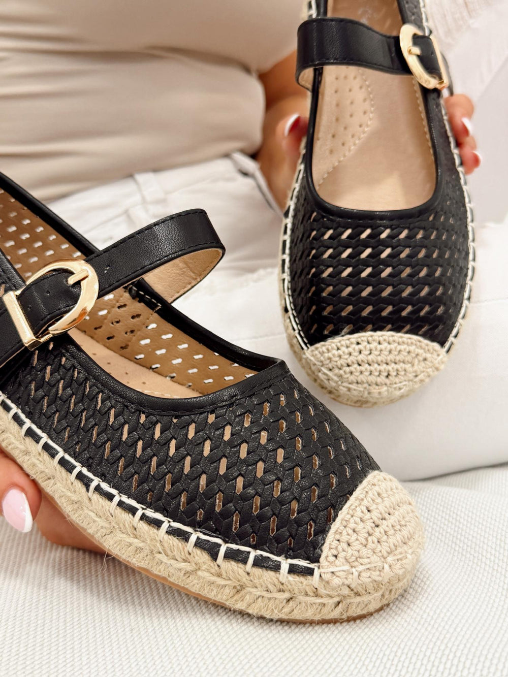 Ženske cipele - espadrile G321 - rupičaste - CRNA