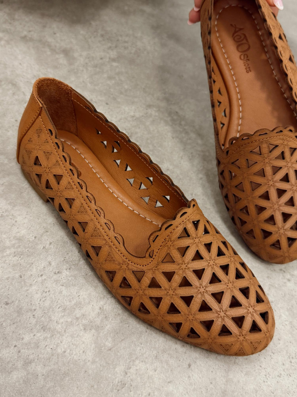 Kožne cipele - baletanke G462 - ATO SHOES - rupičaste - KAMEL