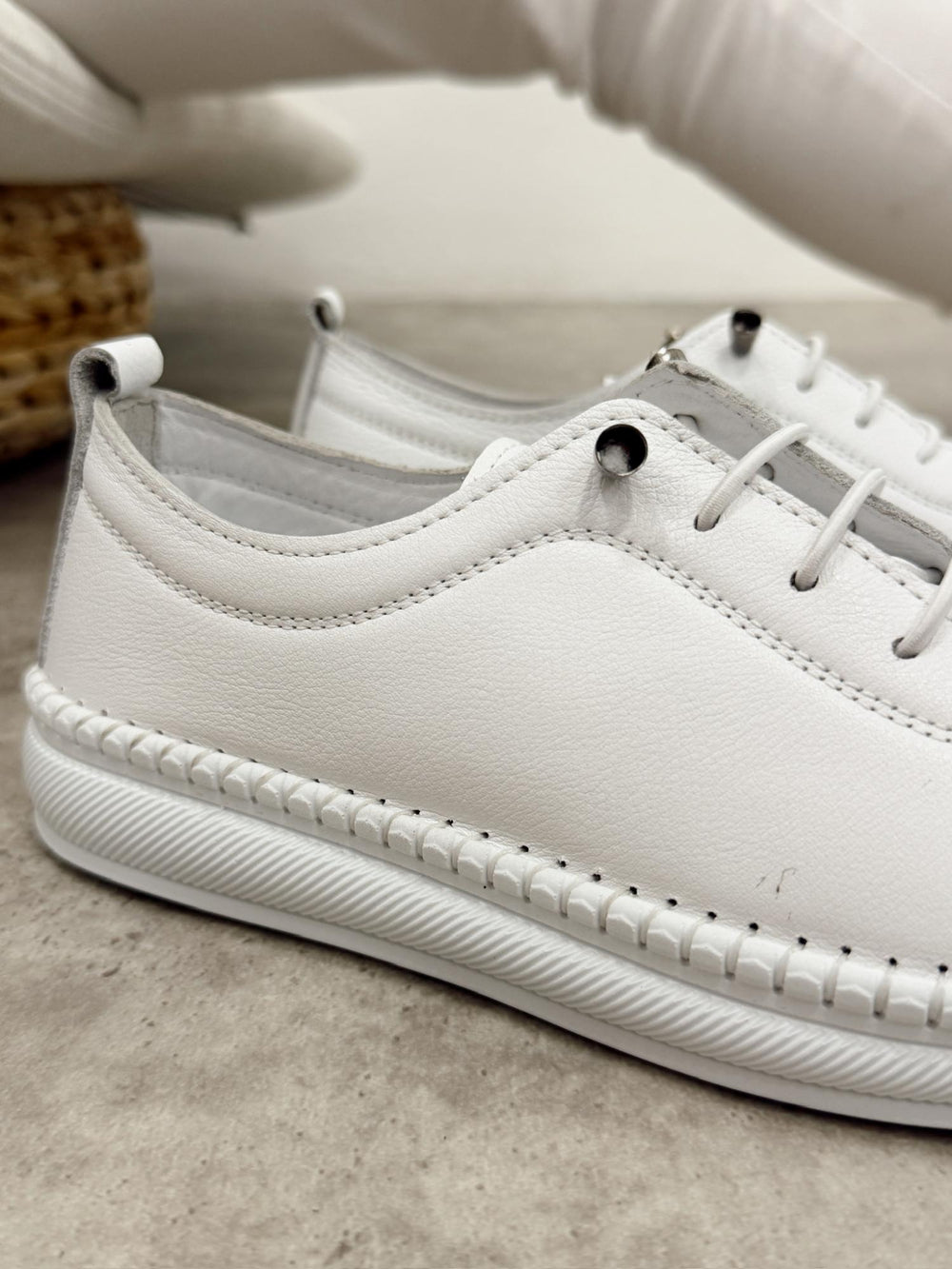 Kožne patike G450 - ATO SHOES - BELA