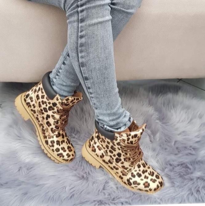 LEOPARD ŽENSKE KANAĐANKE NA PERTLANJE SMEĐE