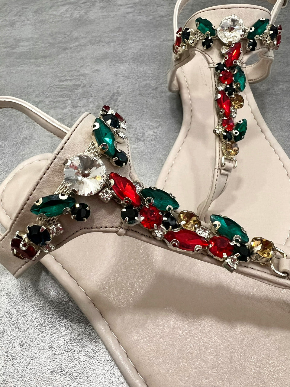 Ženske sandale E029 - SA ORNAMENTIMA - BEŽ