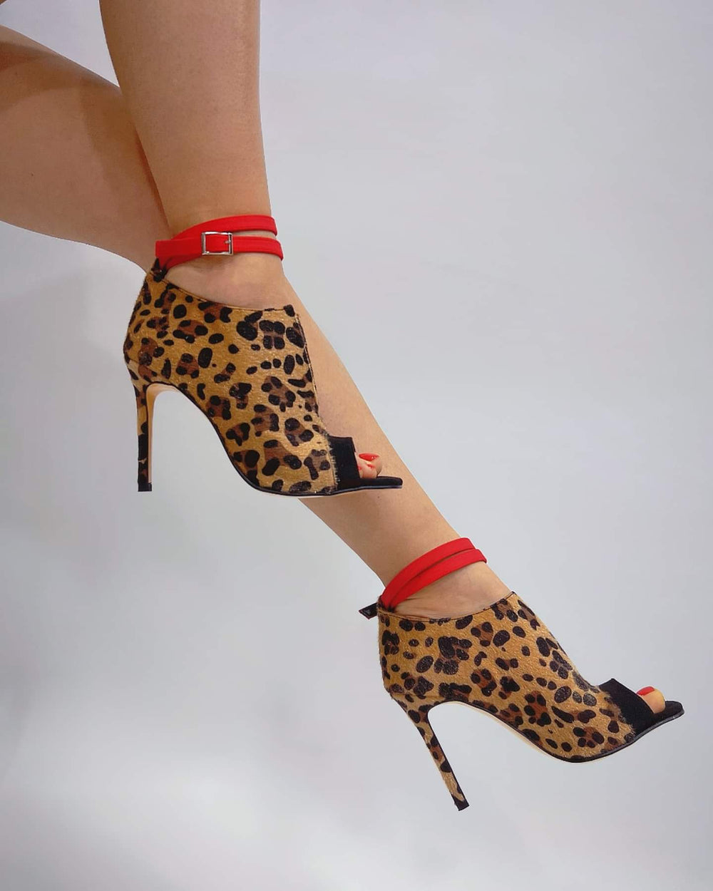 Ženske sandale E336 - SA OTVORENIM PRSTIMA - CRVENA - CRNA - LEOPARD