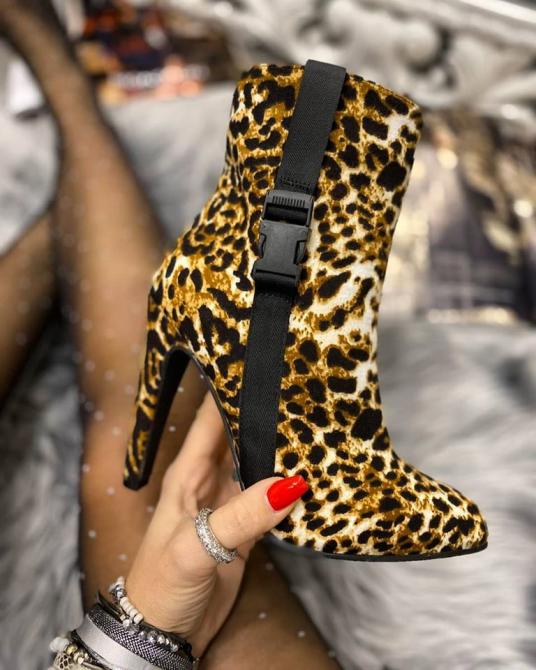 LEOPARD POLUČIZME NA TANKU ŠTIKLU