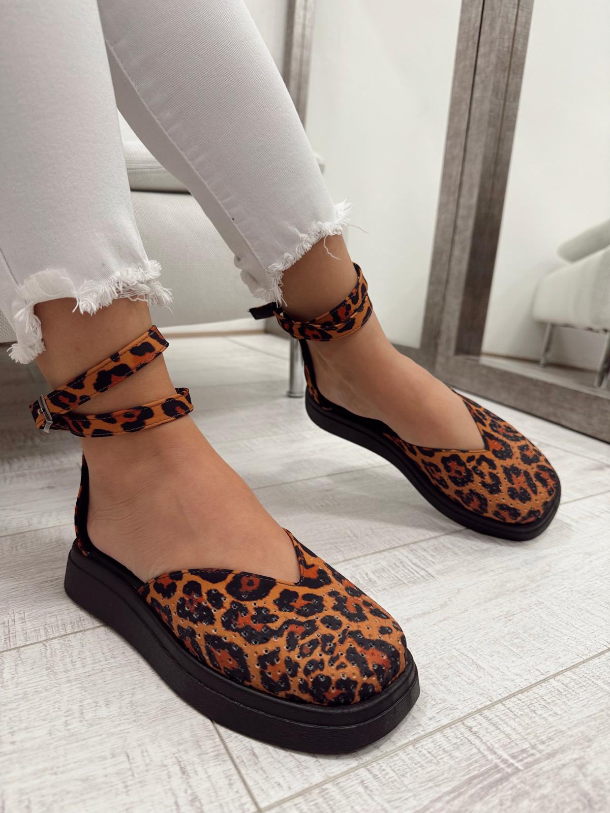 Ženske sandale F053 - RUPIČASTE - VELUR - LEOPARD