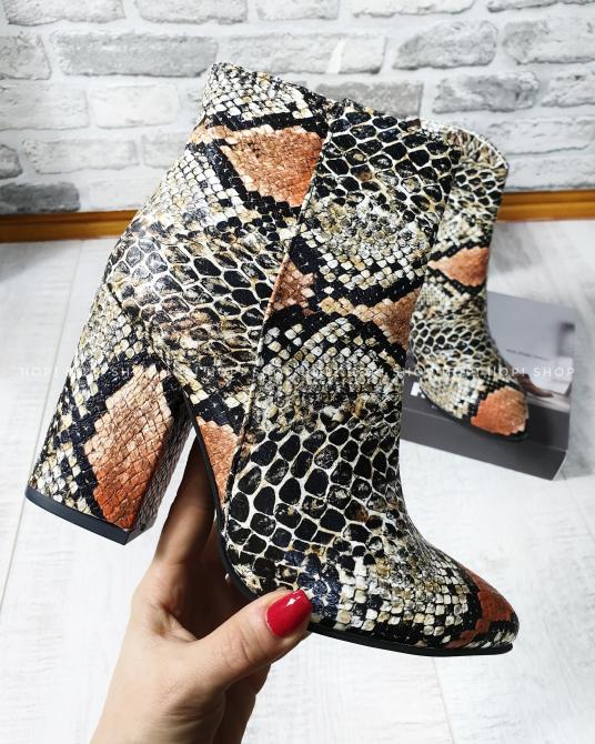 SNAKE PRINT POLUČIZME NA DEBLJU ŠTIKLU