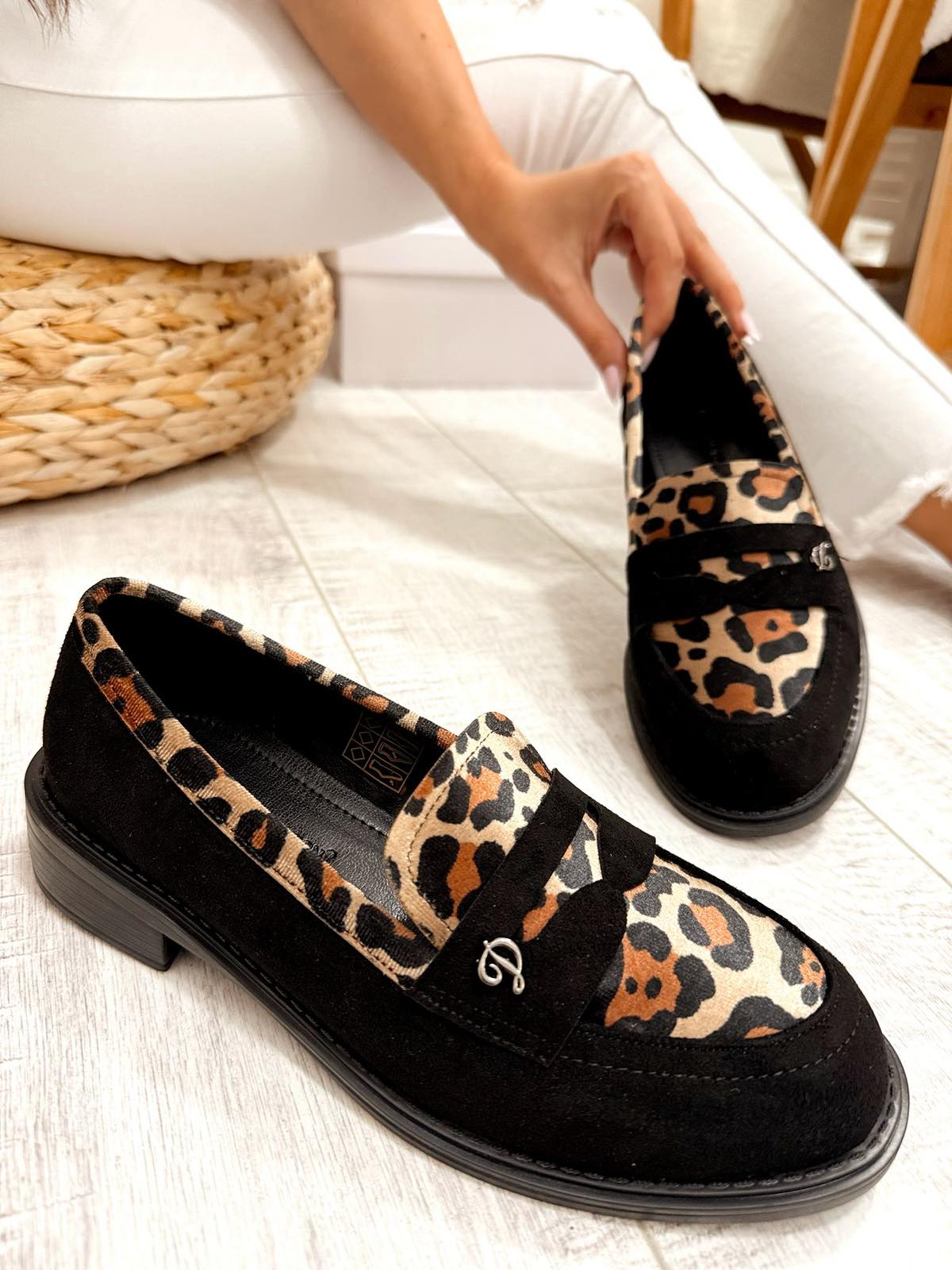 Ženske cipele F451 - LONDON & LONDON - LEOPARD - CRNA
