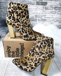 ** LEOPARD POLUČIZME SA ZLATNOM ŠTIKLOM