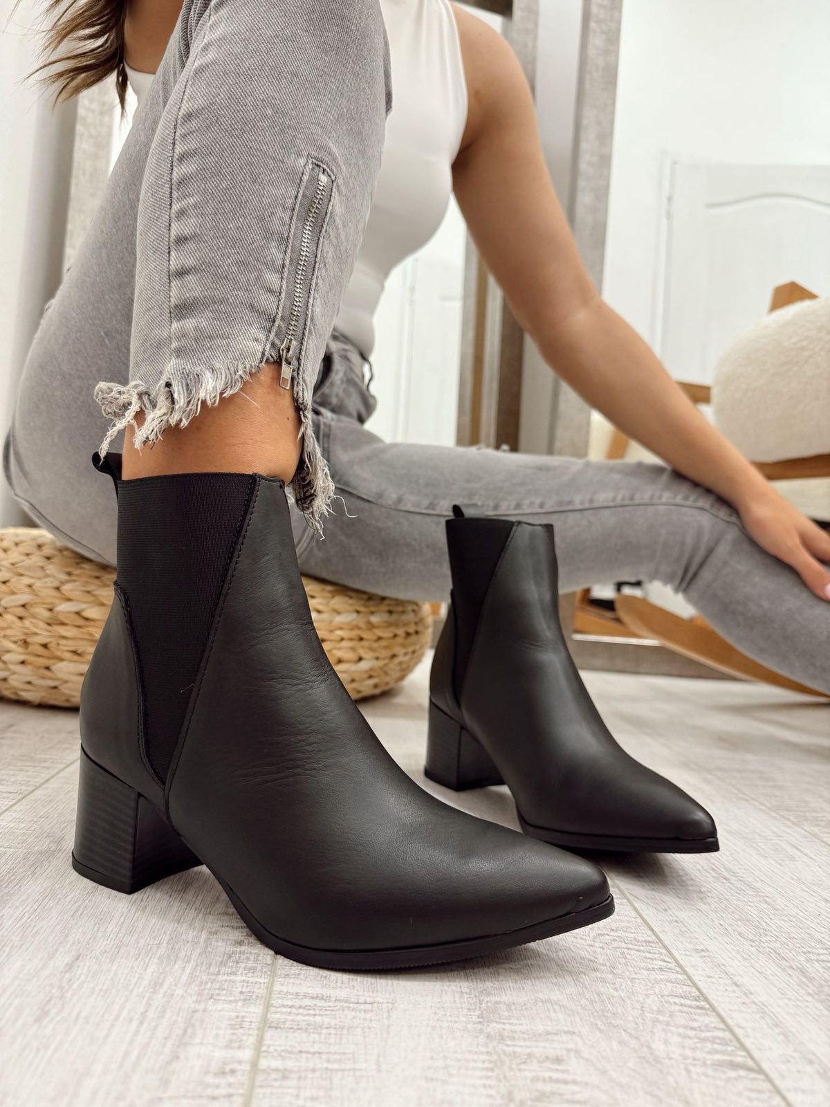 Kožne polučizme F590 - BELEZZA SCARPE - CRNA