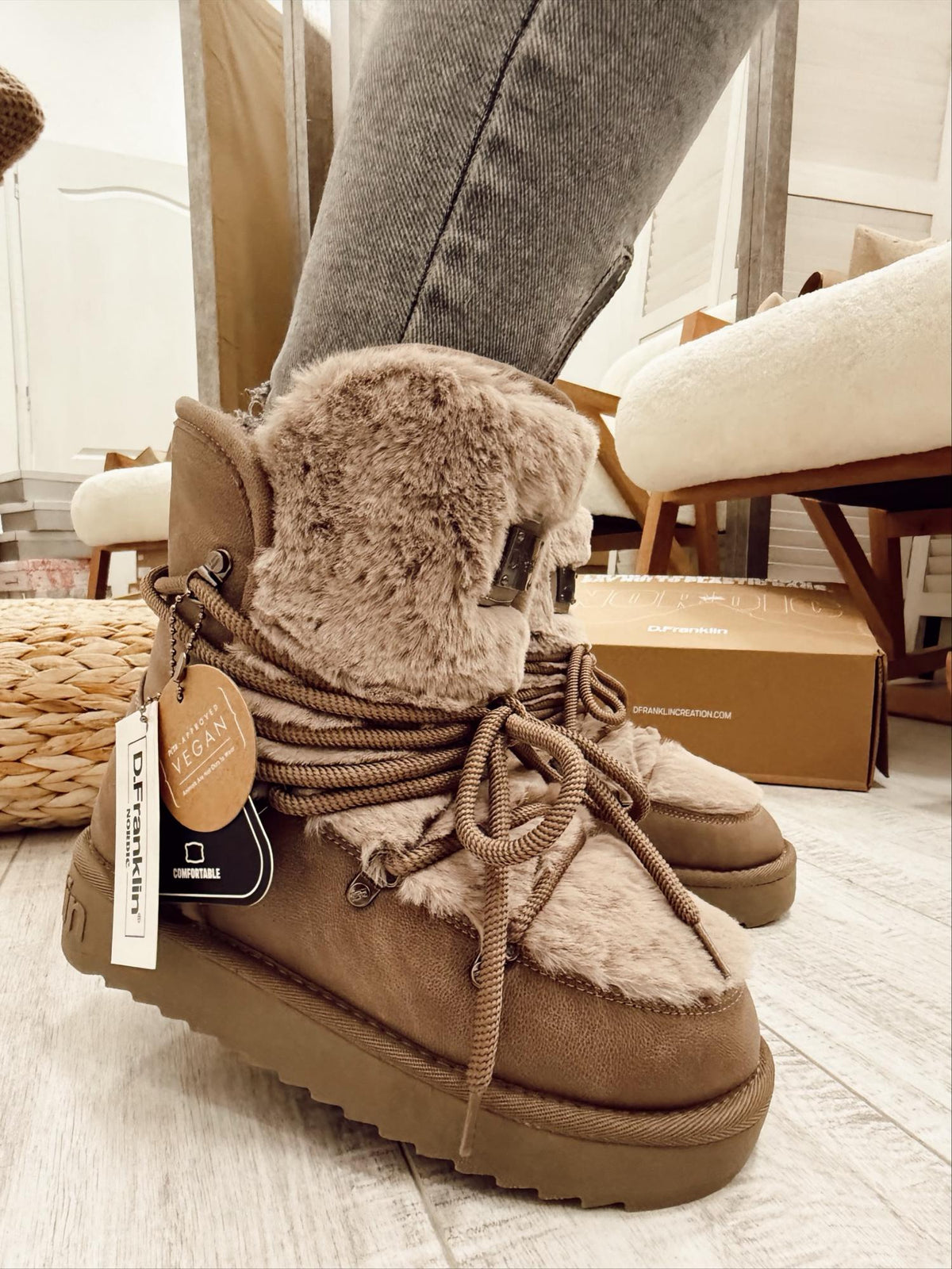 Ženske šunjalice F986 - D. FRANKLIN - TAMNO BEŽ