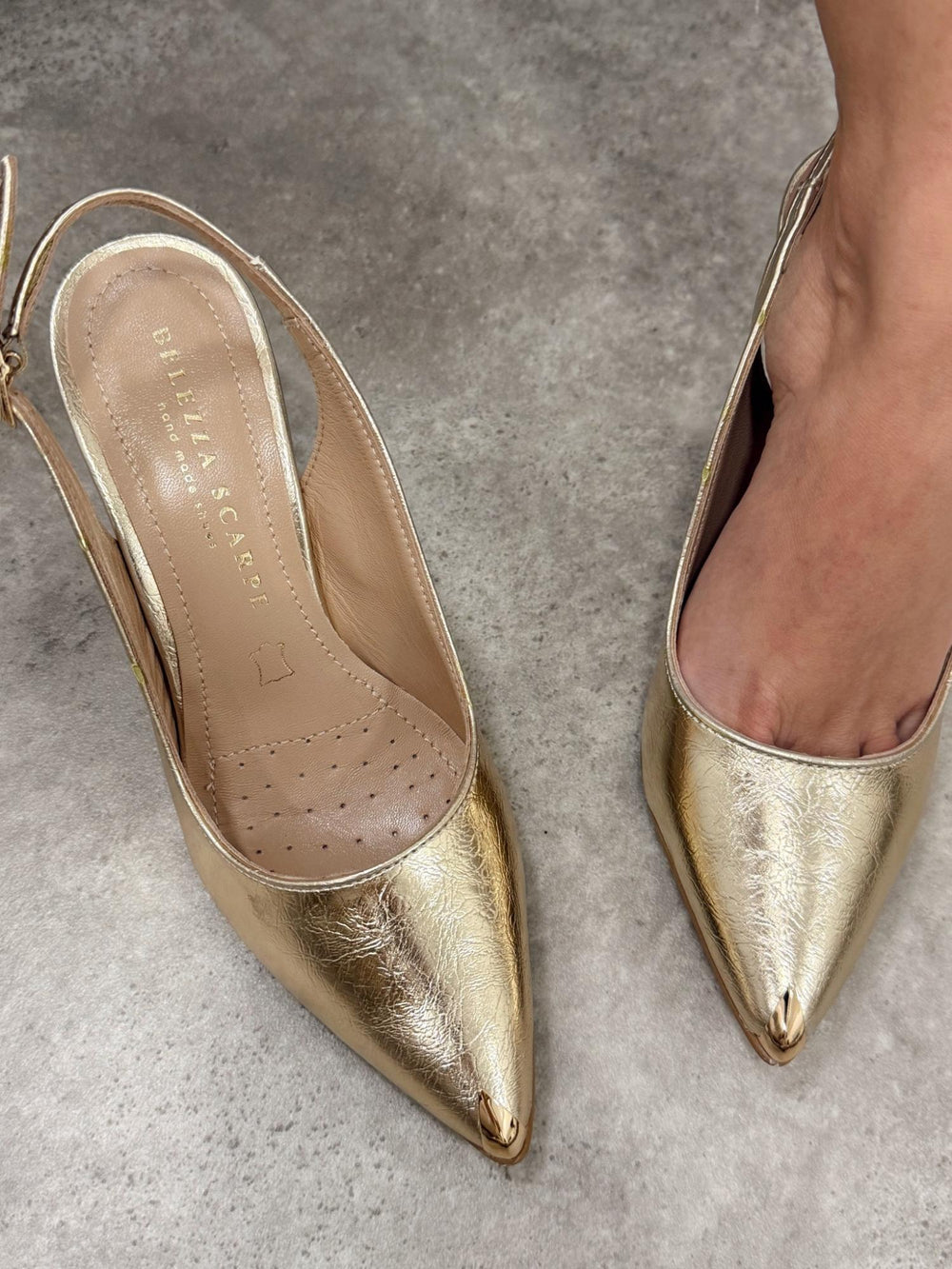 Kožne sandale - štikle G117 - BELEZZA SCARPE - na tanku štiklu - špic - ZLATNA
