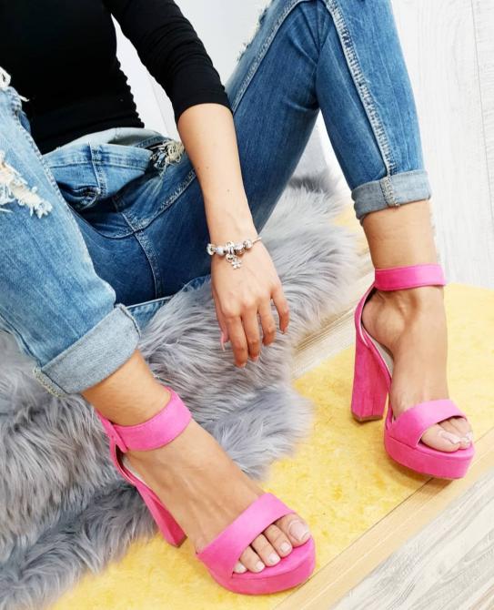 **SANDALE NA DEBLJU ŠTIKLU SA KOPČOM - PINK