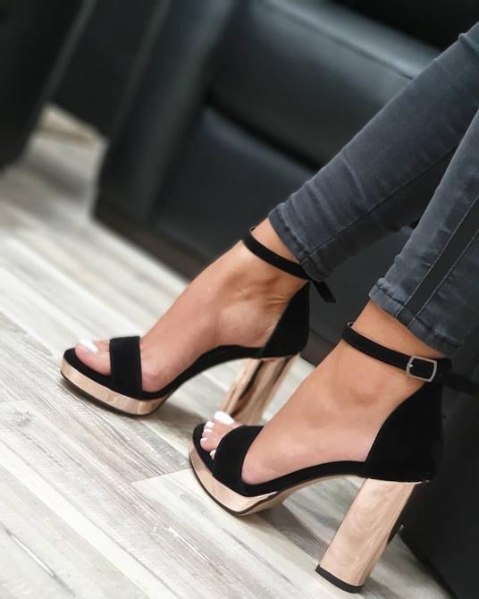 SANDALE SA DEBLJOM ROSE GOLD ŠTIKLOM - CRNE