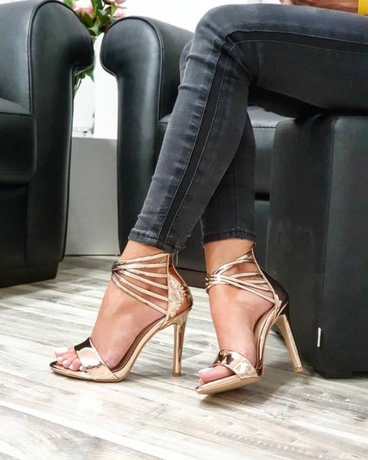 METALIK SANDALE NA TANKU ŠTIKLU SA RAJFEŠLUSOM - ROSE GOLD