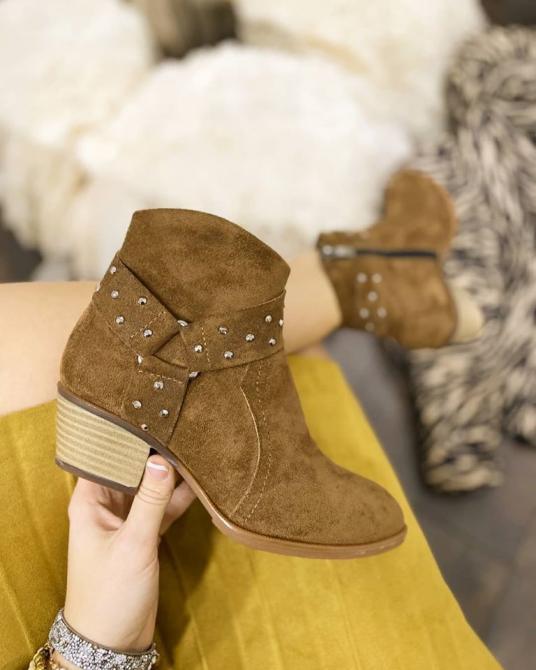 POLUDUBOKE KAUBOJKE SA NITNAMA - KAMEL