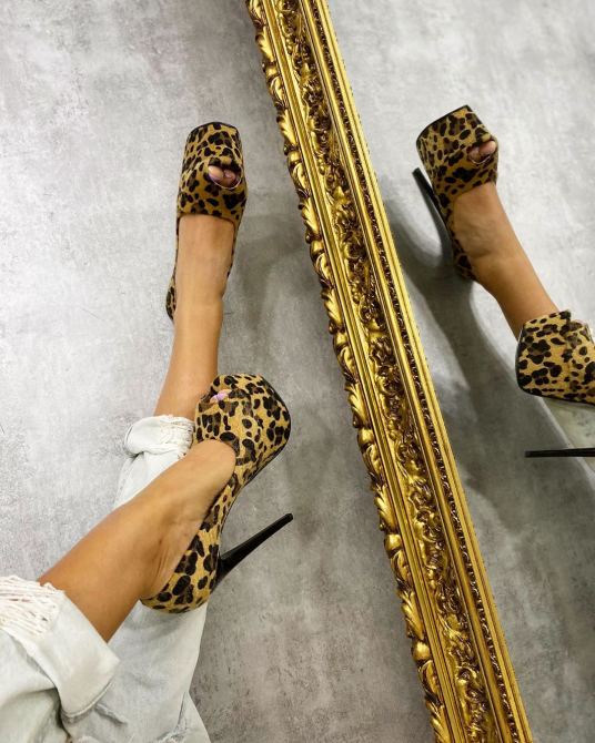 LEOPARD SALONKE NA PLATFORMU I TANKU ŠTIKLU SA OTVORENIM PRSTIMA