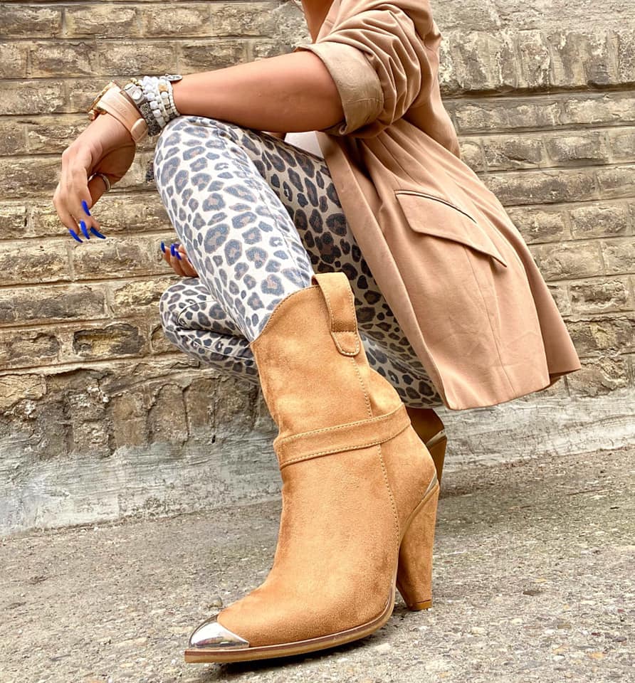 VELUR ŠPIC KAUBOJKE NA DEBLJU ŠTIKLU - KAMEL