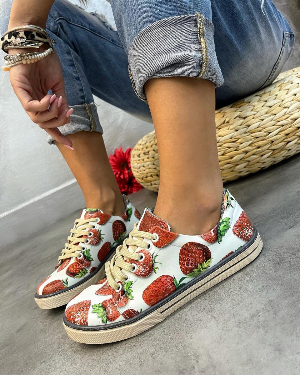 STRAWBERRY PLITKE PATIKE NA PERTLANJE - BELE