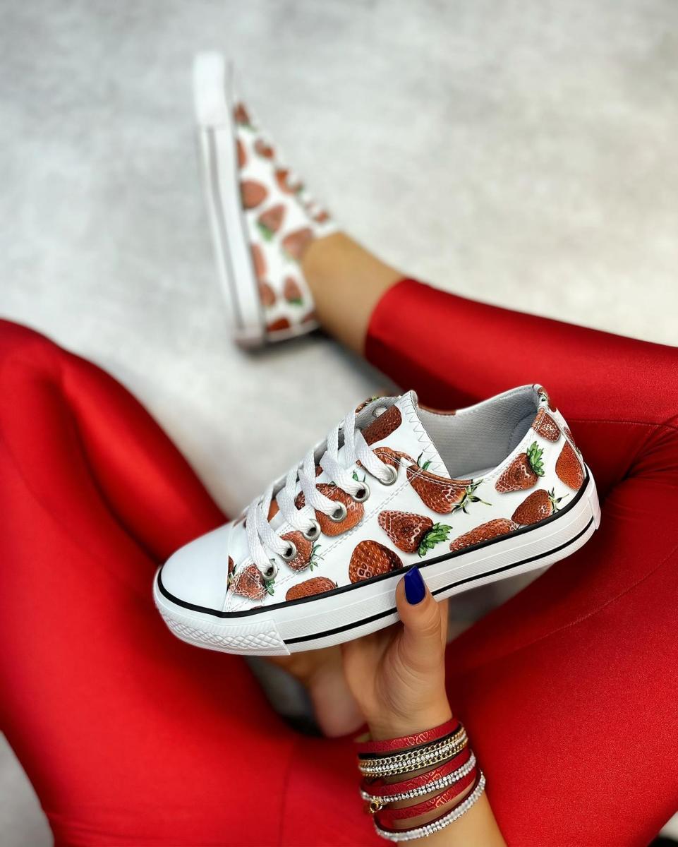 STRAWBERRY PLITKE PATIKE - BELE