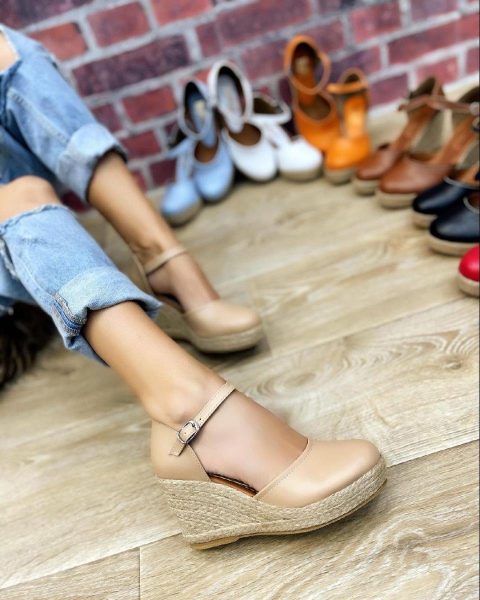 SANDALE NA PUNU PETU SA JUTOM - BEŽ