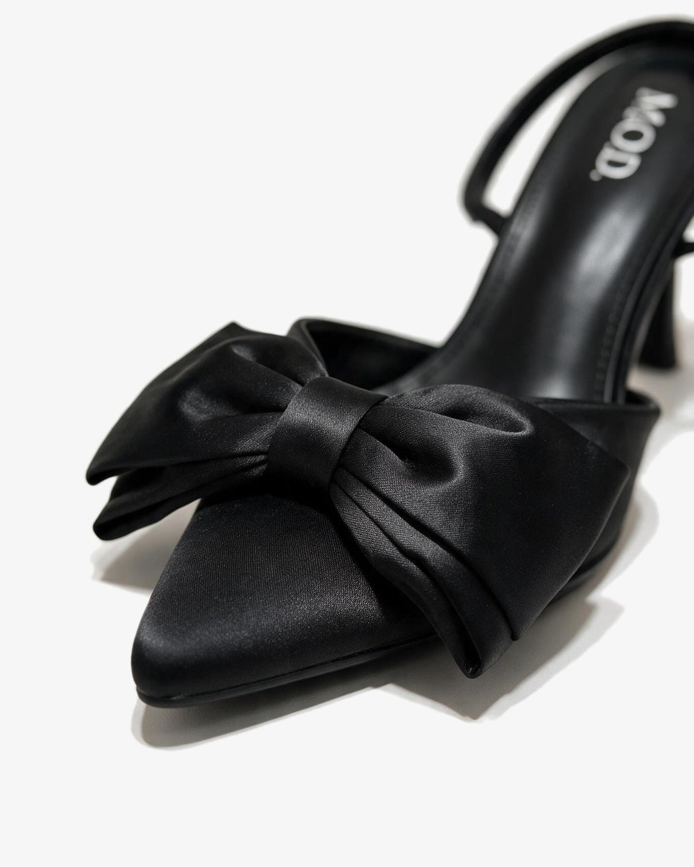 Štikle G563 - M.O.D. - sa mašnom - CRNA